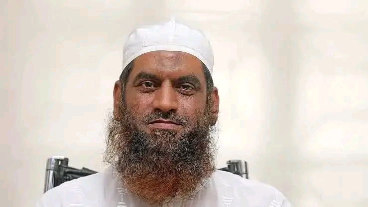 প্রধানমন্ত্রীর উপস্থিতিতে ‘জামাতে ইসলামির’ ইফতার মাহফিলে ‘মুনাজাত’ পরিচালনা করেন আল্লামা মামুনুল হক, ‘আমীরে মজলিস’