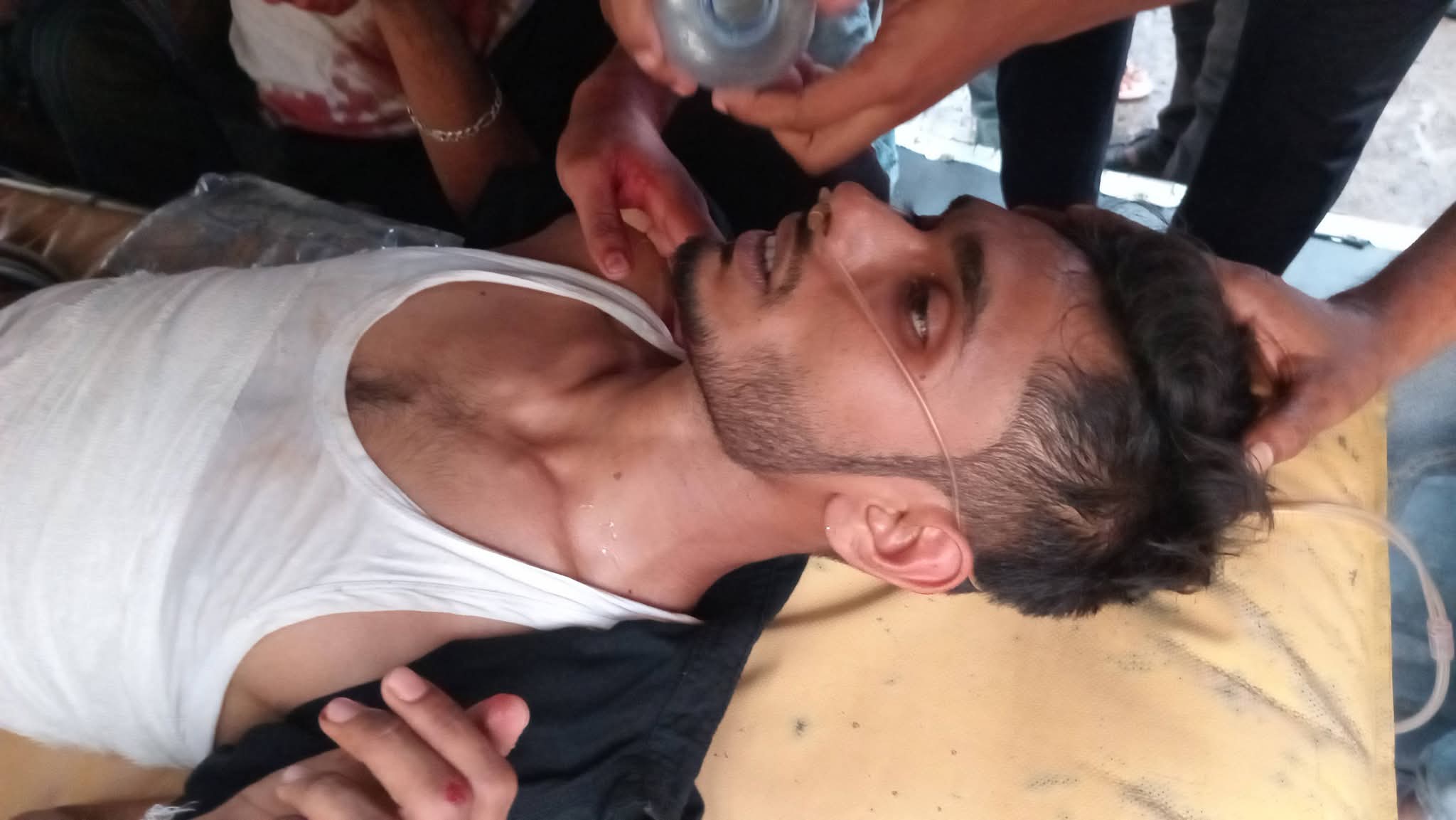 নড়াইলে যুবককে কুপিয়ে গুরুতর জখম,  পাঠানো হচ্ছে ঢাকায়