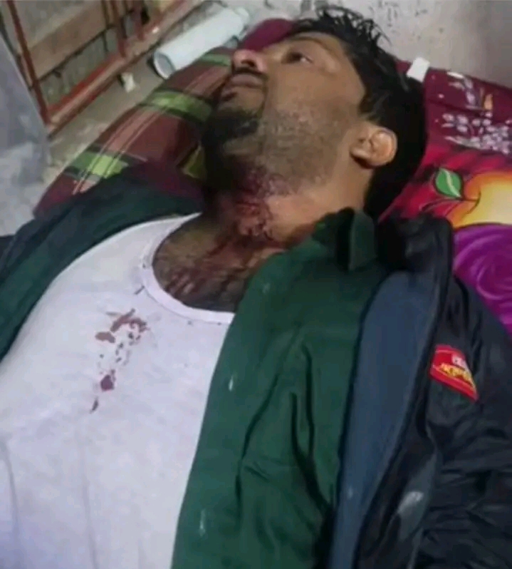 খুলনা-সাতক্ষীরা মহাসড়কের পাটকেলঘাটায় শাকদাহ ব্রিজে  নগদ টাকা ও মটর সাইকেল ছিনতাই