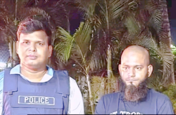 গোপালগঞ্জে মাদক সম্রাট আকাশ আটক