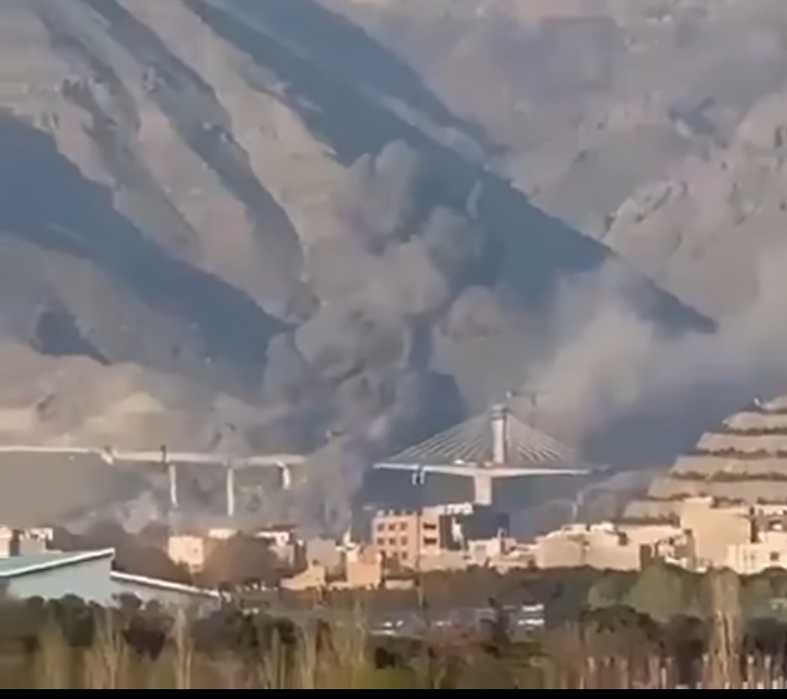 ইরানকে ‘প্রস্তর যুগে’ ফিরিয়ে দেওয়ার হুমকি - ট্রাম্পের