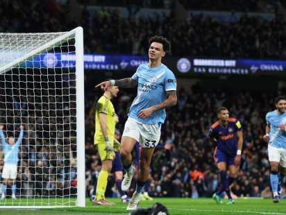 ও’রাইলির জোড়া গোলে আর্সেনালের ওপর চাপ বাড়াল সিটি; চেলসিকে রুখে দিল বার্নলি