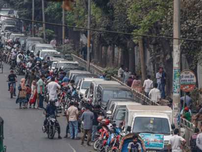 বাইকারদের জন্য সুখবর; রাইড শেয়ারিংয়ে জ্বালানি সরবরাহের সীমা বেড়ে ৫ লিটার