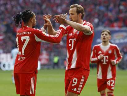 বায়ার্নের গোল উৎসব; কেনের রেকর্ডের হ্যাটট্রিক আর ন্যাবরির জোড়া গোল