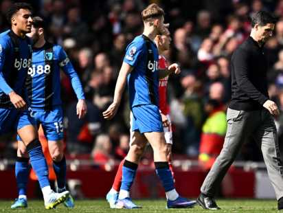 বোর্নমাউথের কাছে হেরে বিপাকে আর্সেনাল; শিরোপা দৌড়ে ফিরল সিটি