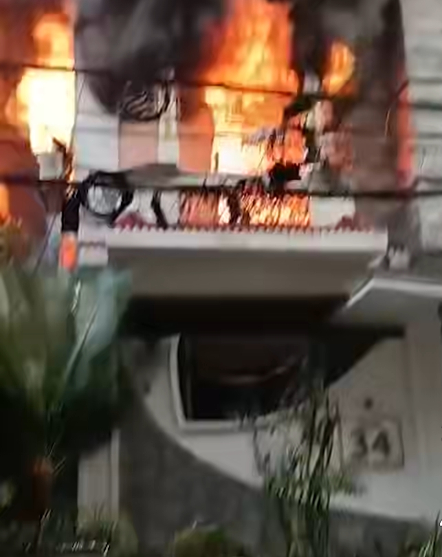 উত্তরায় সাততলা ভবনে ভয়াবহ আগুন: নিহত ৩, উদ্ধার ১৩