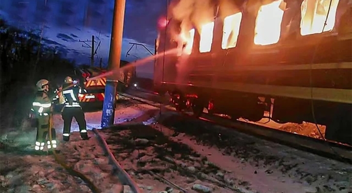 আলোচনার পরই ইউক্রেনে রুশ ড্রোন হামলা: যাত্রীবাহী ট্রেনে আঘাত, নিহত ১২