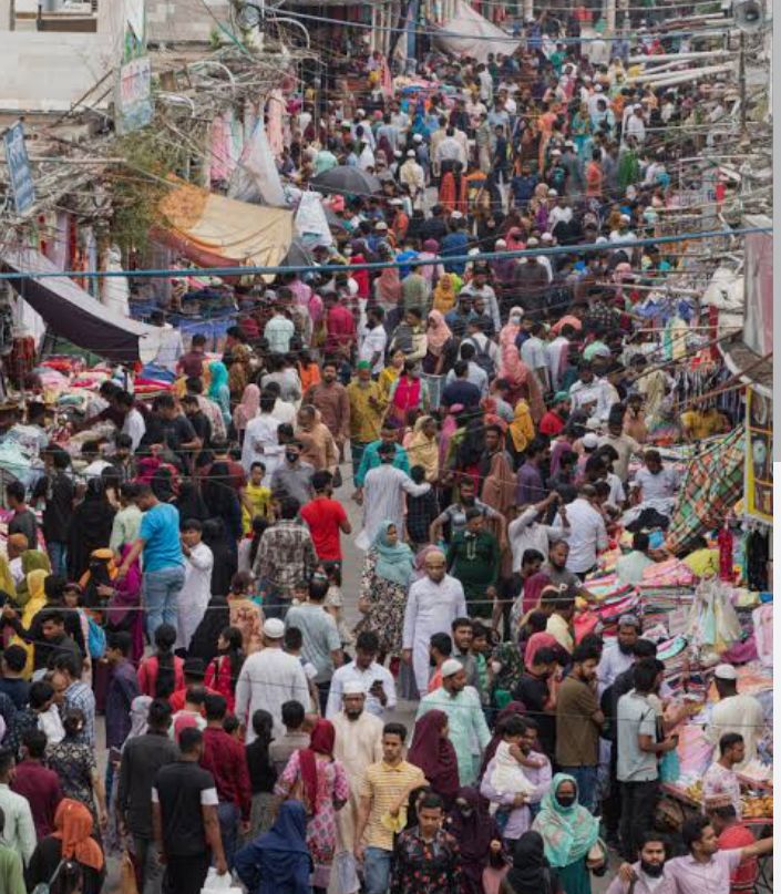 ভোলায় জমে উঠেছে ঈদের কেনাকাটা