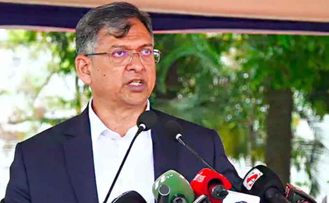 পুলিশের পোশাক নিয়ে অসন্তোষ: স্বরাষ্ট্রমন্ত্রীর মন্তব্য