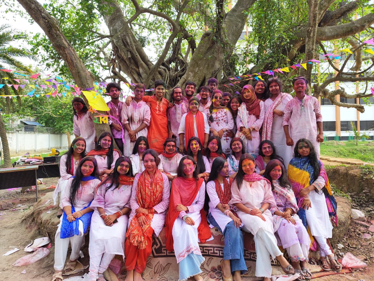 গানে গানে ‘রঙবাহারে’ মেতেছে নজরুল বিশ্ববিদ্যালয়ের সংগীত বিভাগ