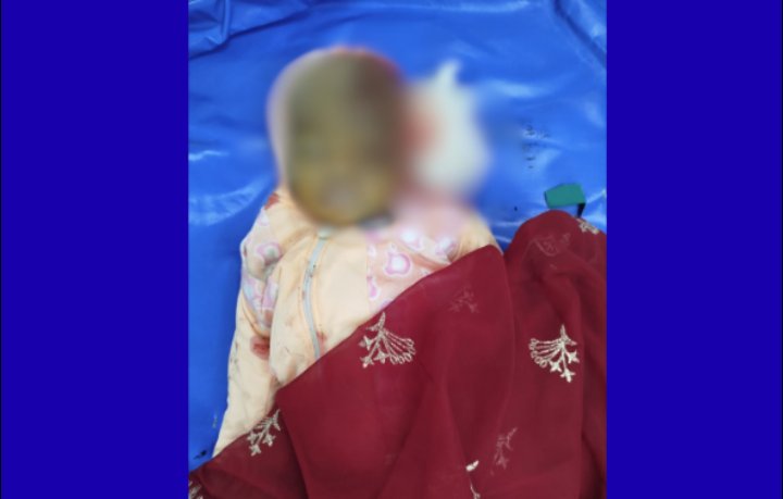 মায়ের কোলে বসে নানার বাড়ি যাওয়া হলোনা শিশু তাহসিনের ‎