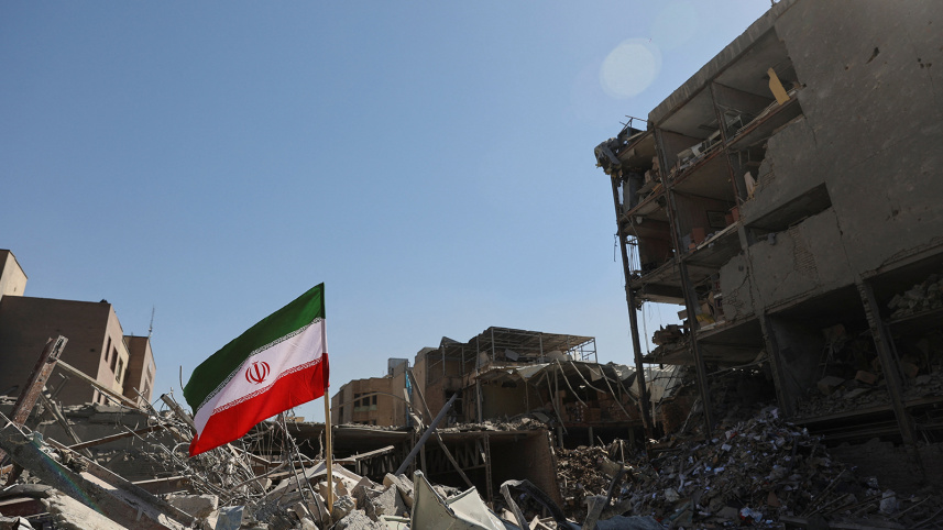 মধ্যপ্রাচ্যে যুদ্ধের পঞ্চম দিন: ইরানজুড়ে ২৪ ঘণ্টা মার্কিন-ইসরায়েলি হামলা; স্থবির বিশ্ববাজার